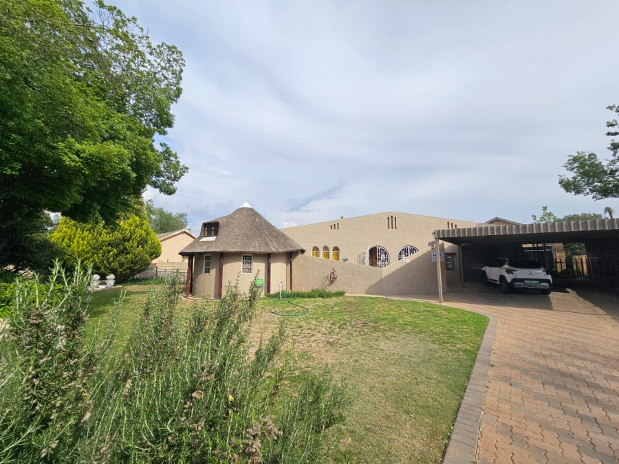 5 Bedroom Property for Sale in Merriespruit Free State